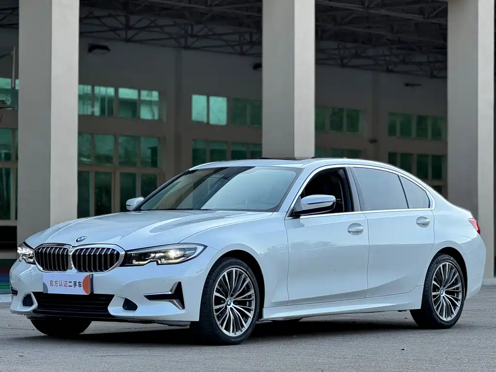 BMW 3 Series 2019 — фото 7