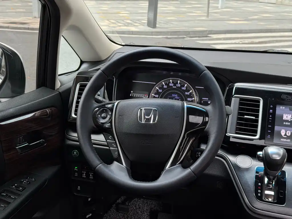 Honda Elysion 2018 — фото 6