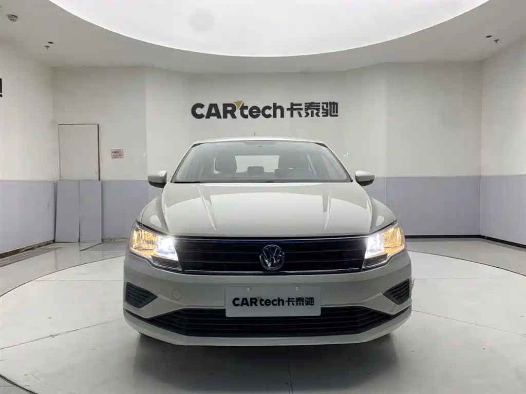 Volkswagen Jetta 2018 — фото 3