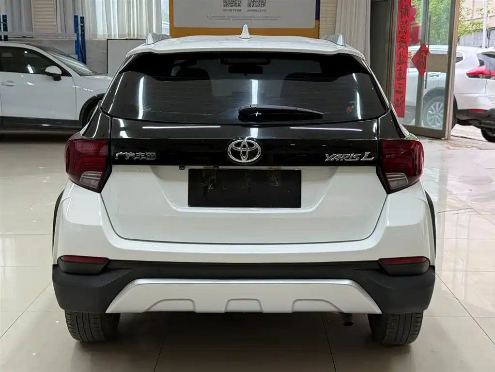 Toyota Yaris L 2022