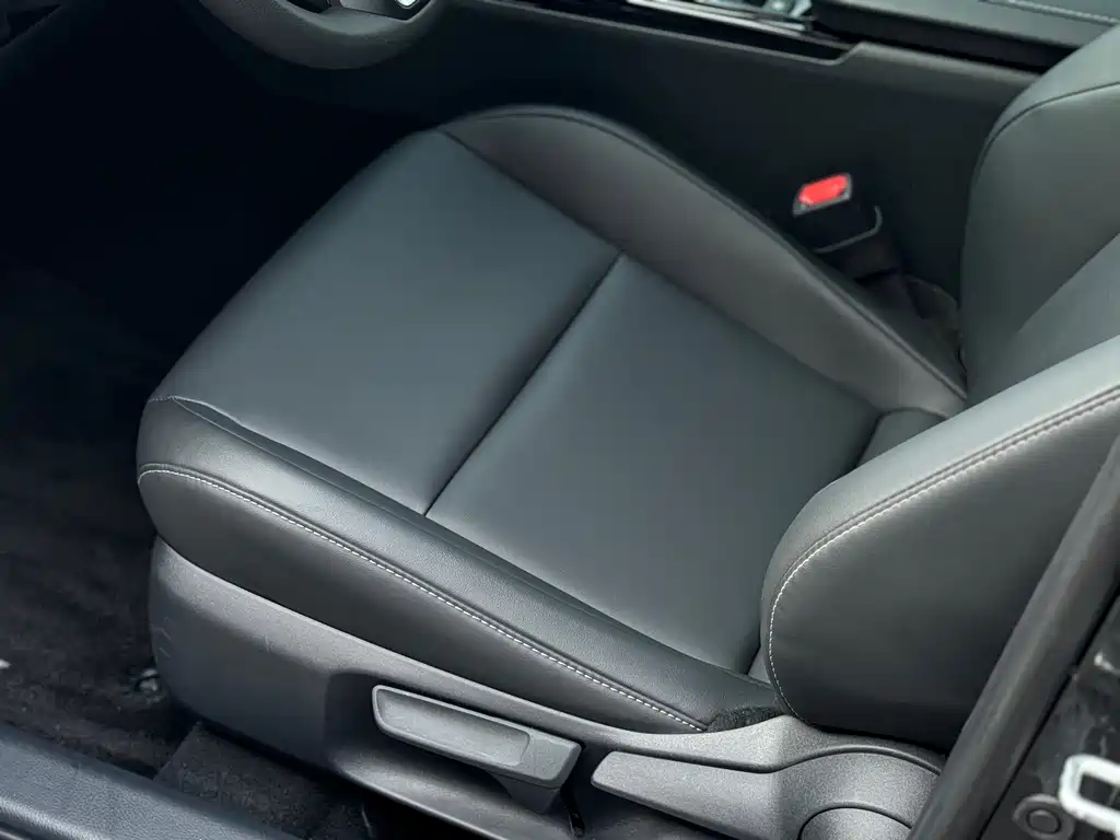 Toyota Camry 2025 — фото 16