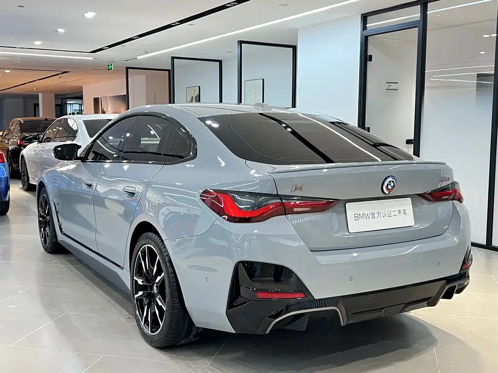 BMW i4 2023 — фото 21