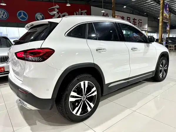 Mercedes-Benz GLA 2021