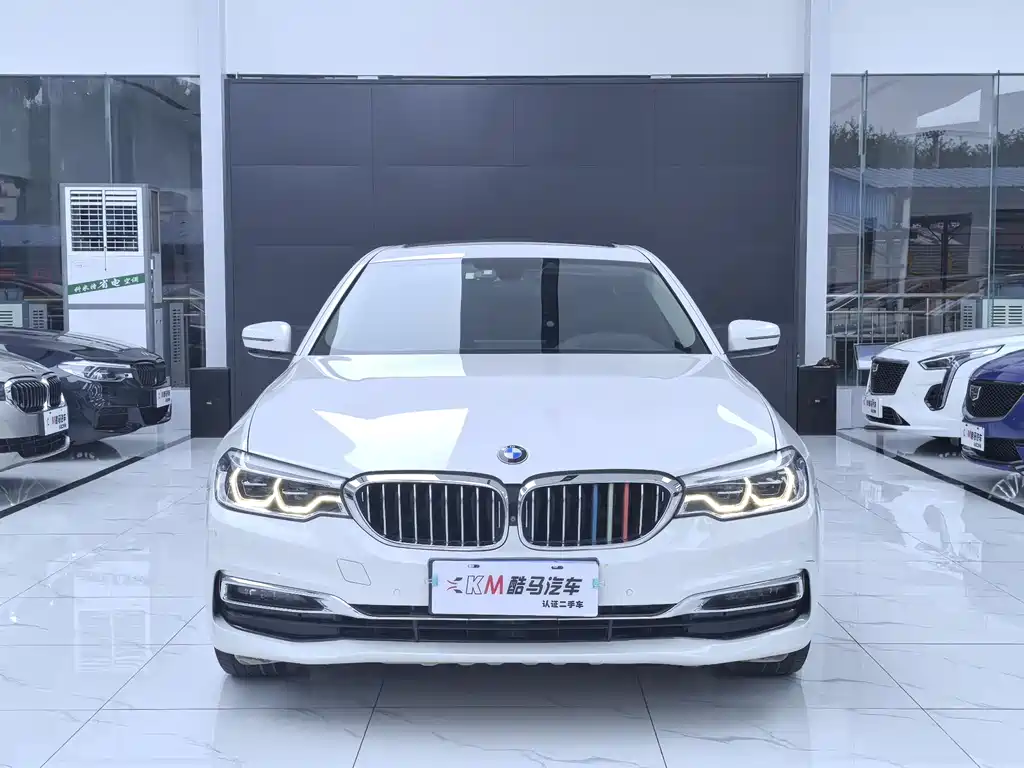 BMW 5 Series 2019 — фото 3