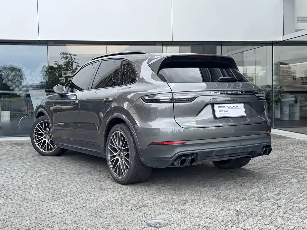 Porsche Cayenne 2021