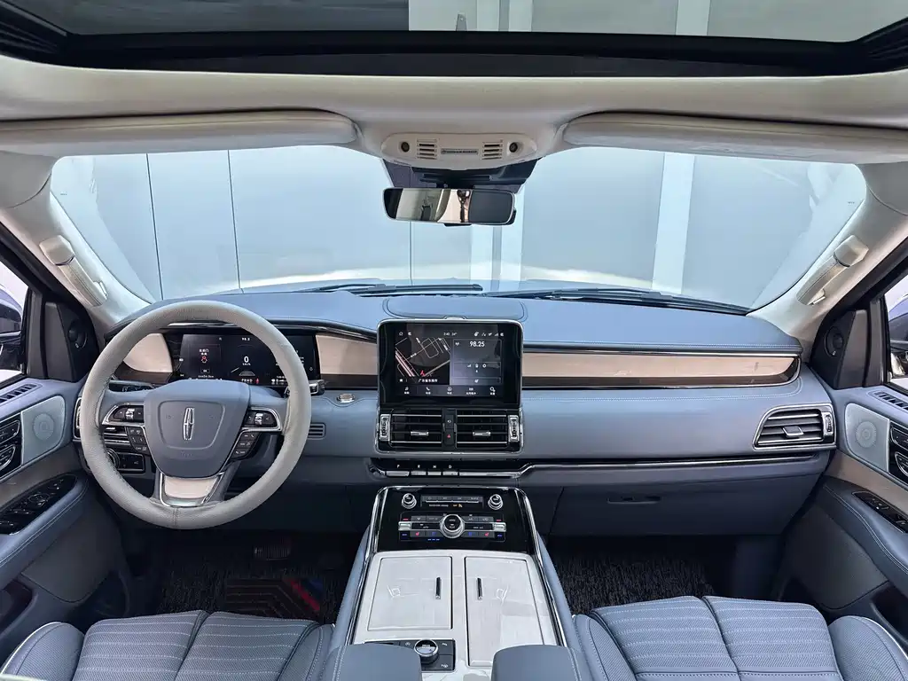 Lincoln Navigator 2022 — фото 5