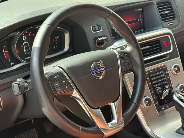 Volvo V60 2017