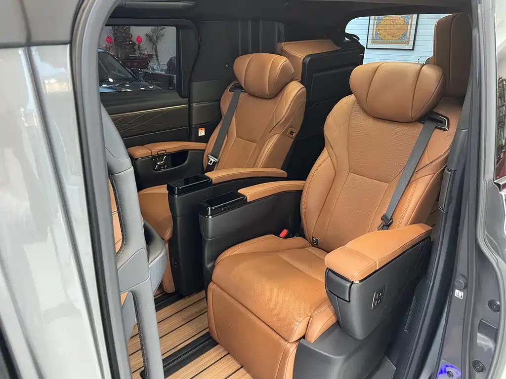 Toyota Vellfire 2024 — фото 15