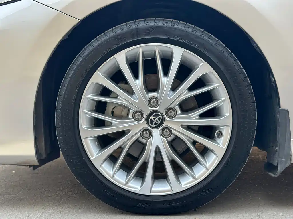 Toyota Camry 2020 — фото 23
