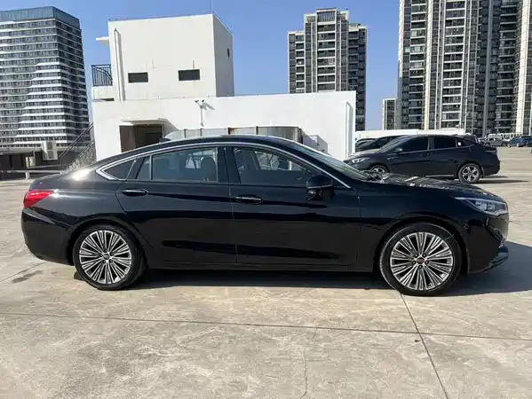 Hongqi H5 2022