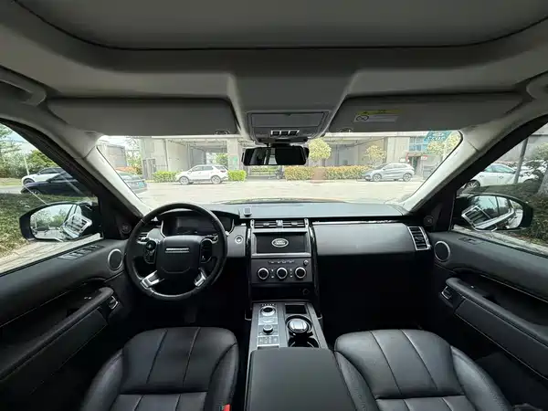 Land Rover Discovery 2020