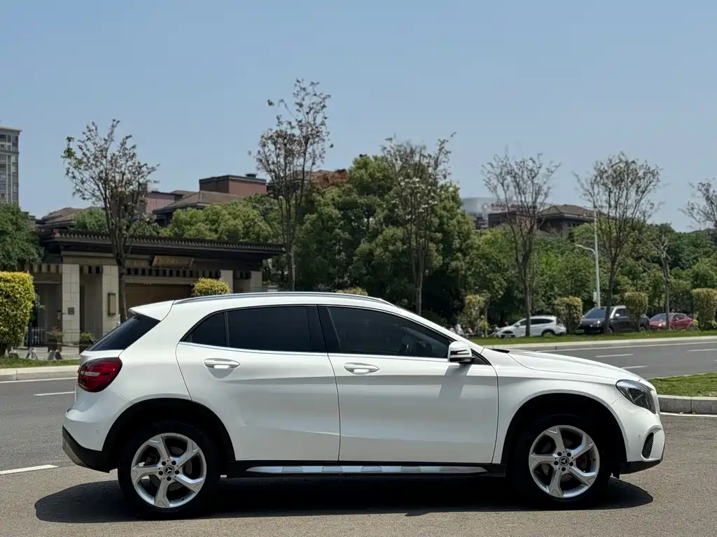 Mercedes-Benz GLA 2018 — фото 14