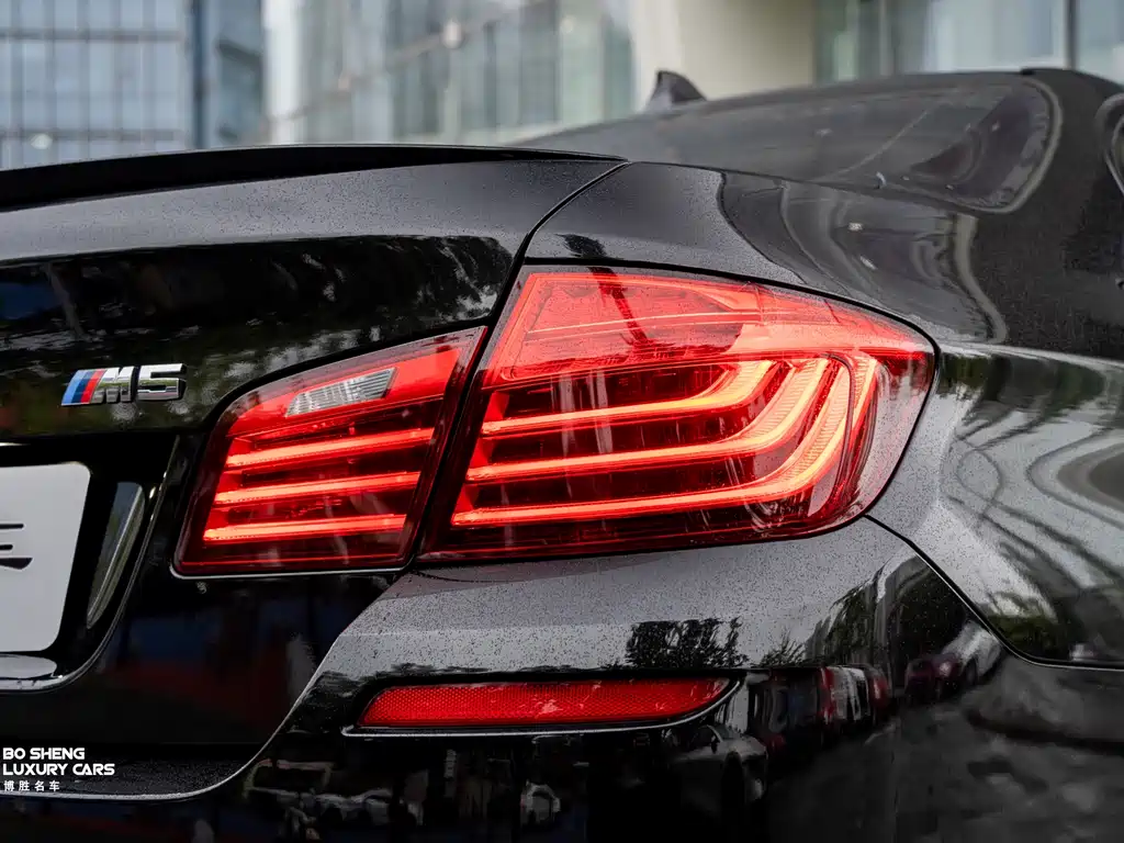 BMW M5 2017 — фото 26