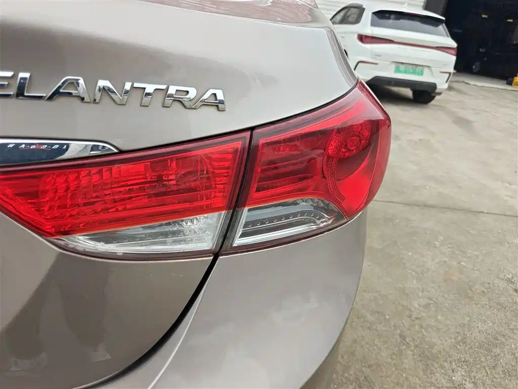 Hyundai Elantra Langdong 2016 — фото 24