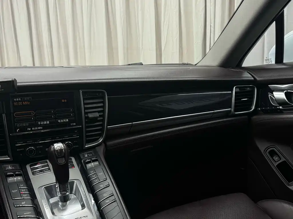 Porsche Panamera 2015 — фото 17
