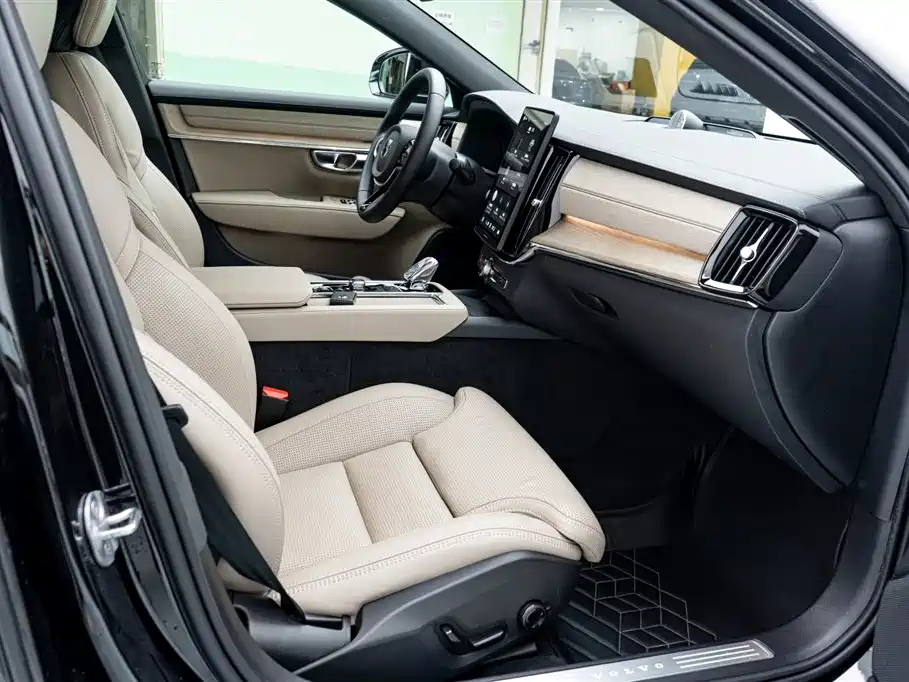 Volvo S90 PHEV 2025 — фото 18