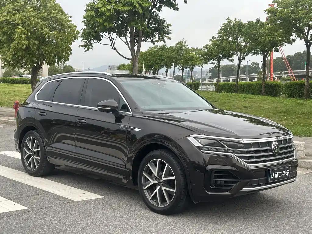 Volkswagen Touareg 2023 — фото 4