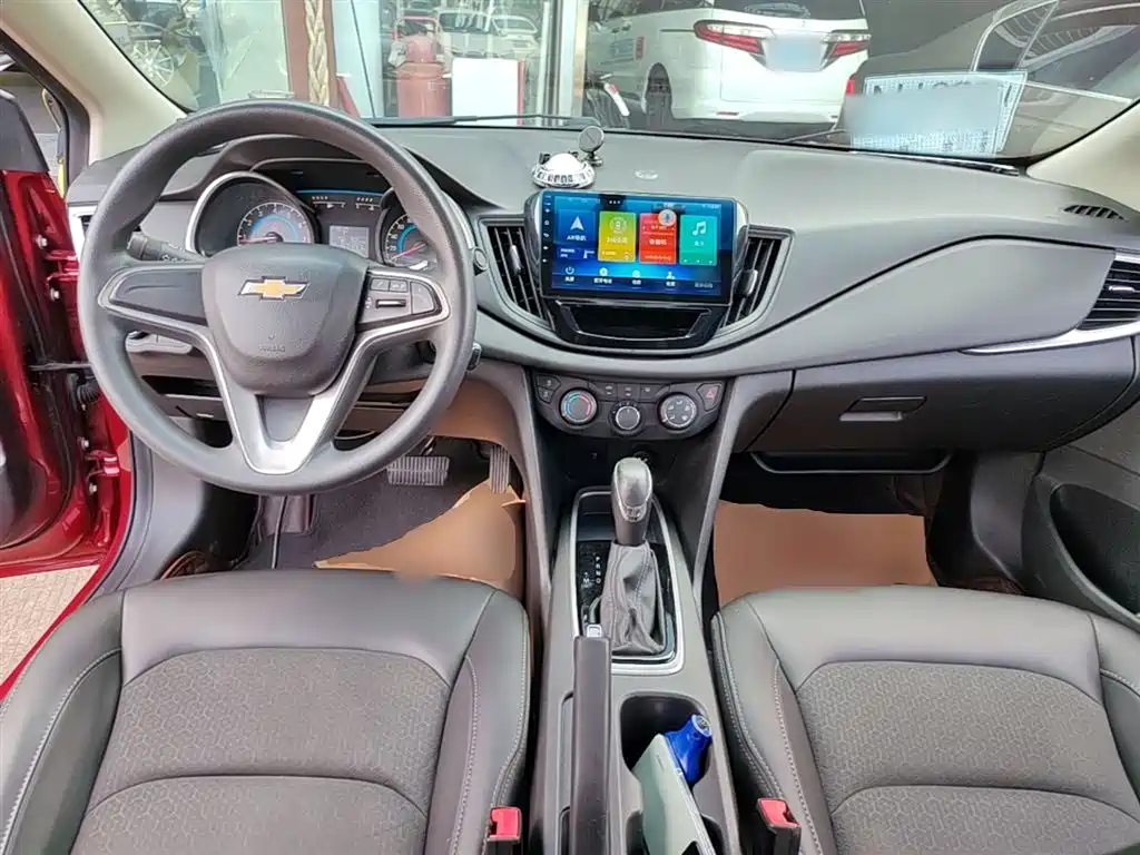 Chevrolet Cavalier 2018 — фото 10