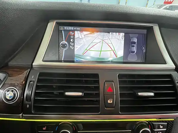 BMW X6 2011