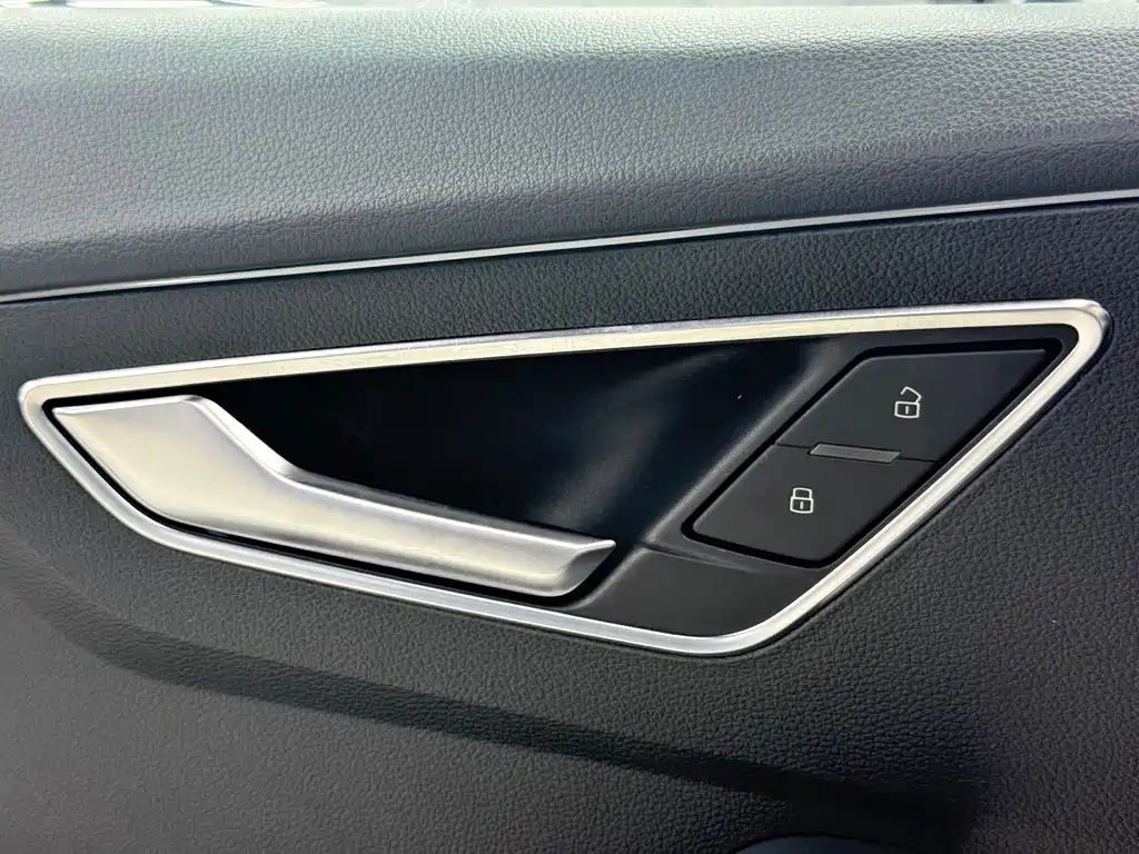 Audi Q2L 2022 — фото 15