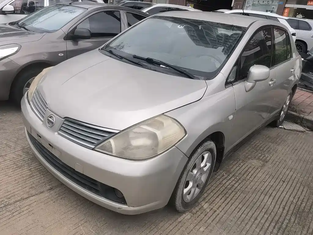 Nissan Tiida 2007