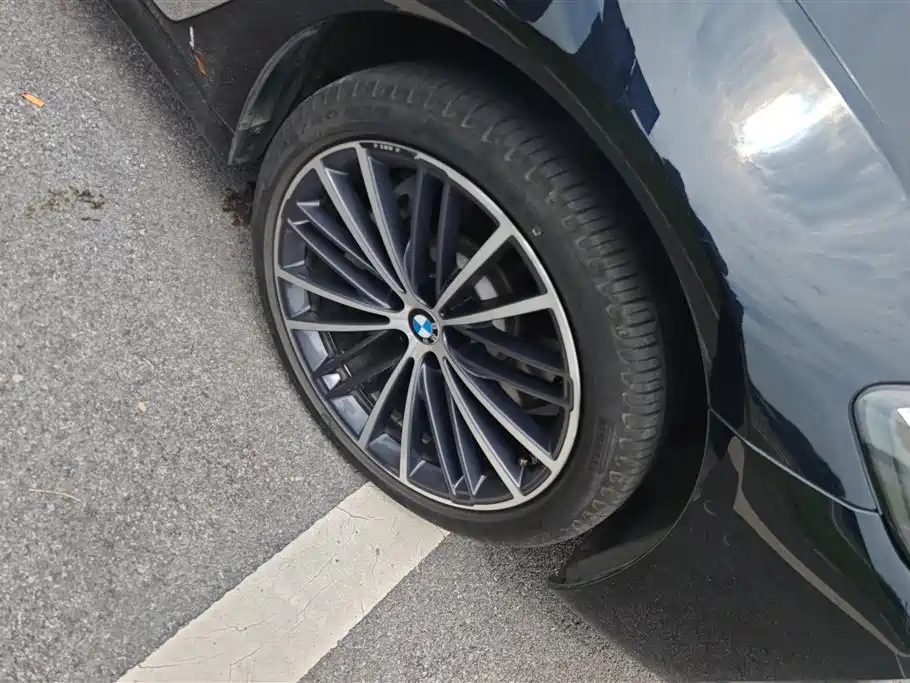BMW 5 Series 2023
