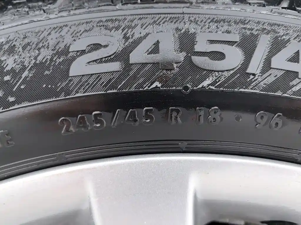 BMW 5 Series 2015 — фото 24