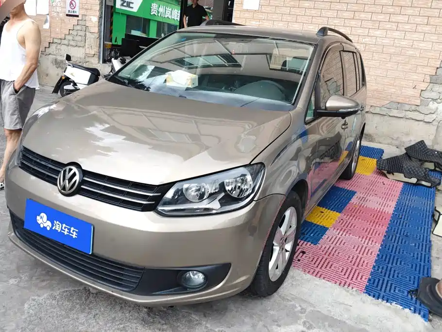 Volkswagen Touran 2015