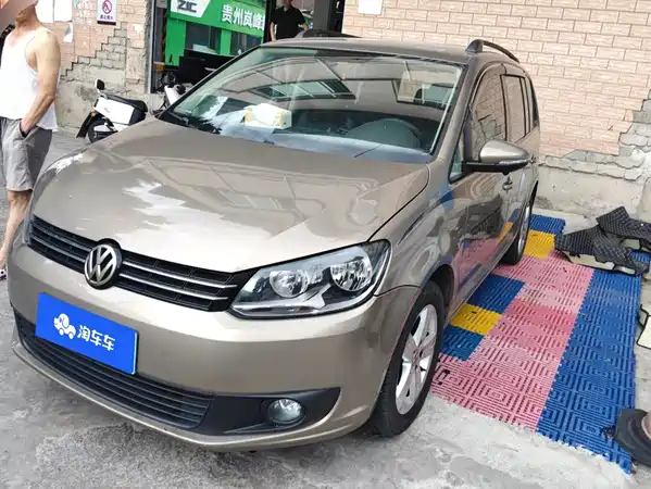 Volkswagen Touran 2015