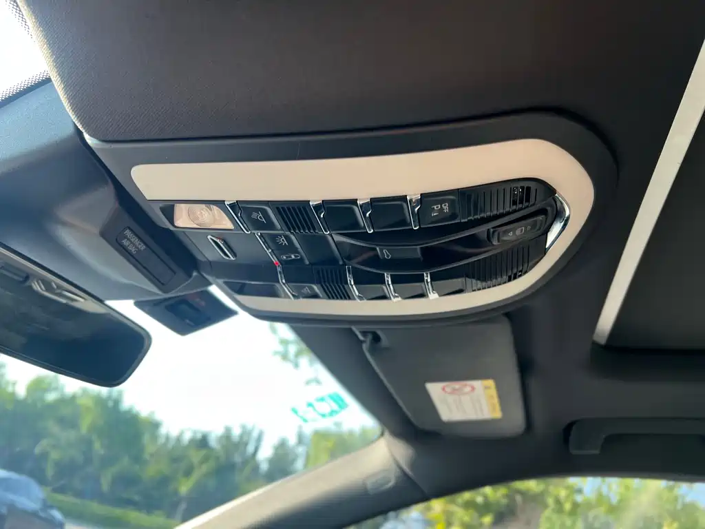 Porsche Macan 2020 — фото 18