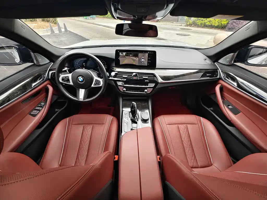 BMW 5 Series 2021 — фото 16