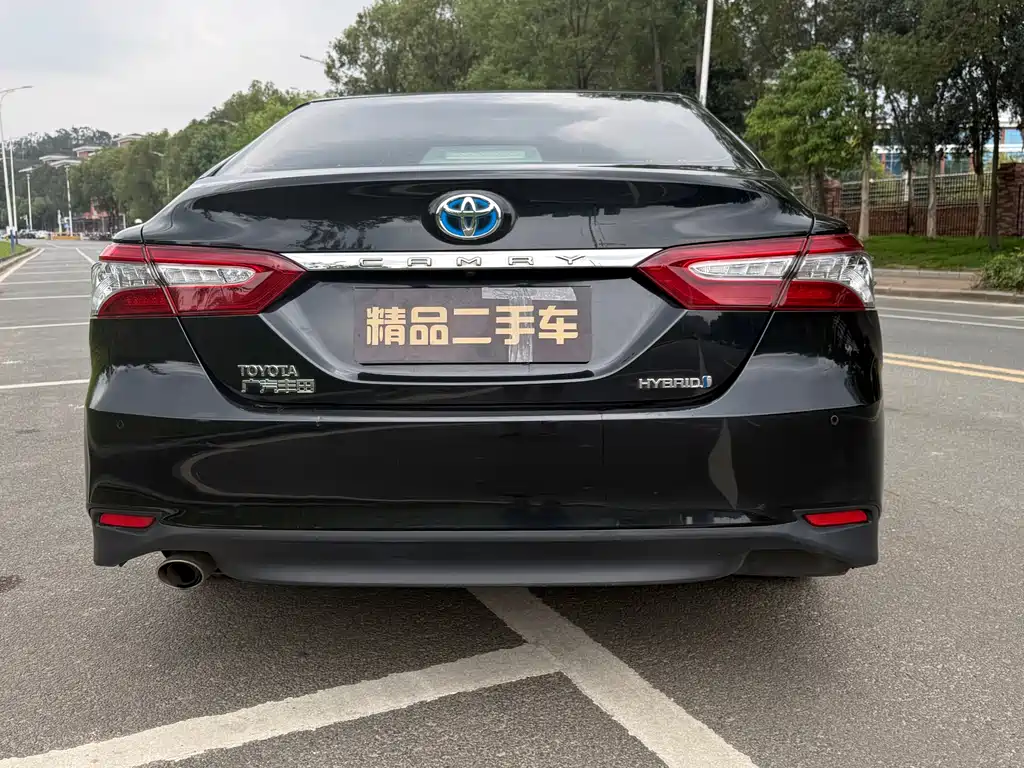 Toyota Camry 2019 — фото 4