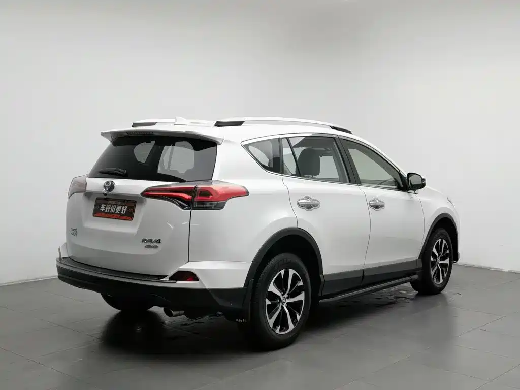 Toyota RAV4 2017 — фото 2