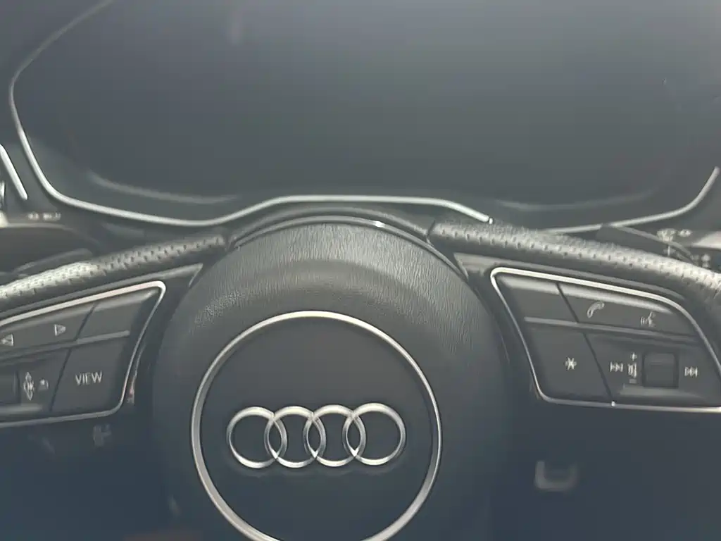 Audi A4L 2021 — фото 14