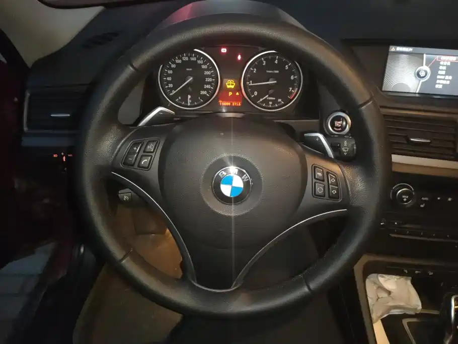 BMW X1 2012 — фото 15