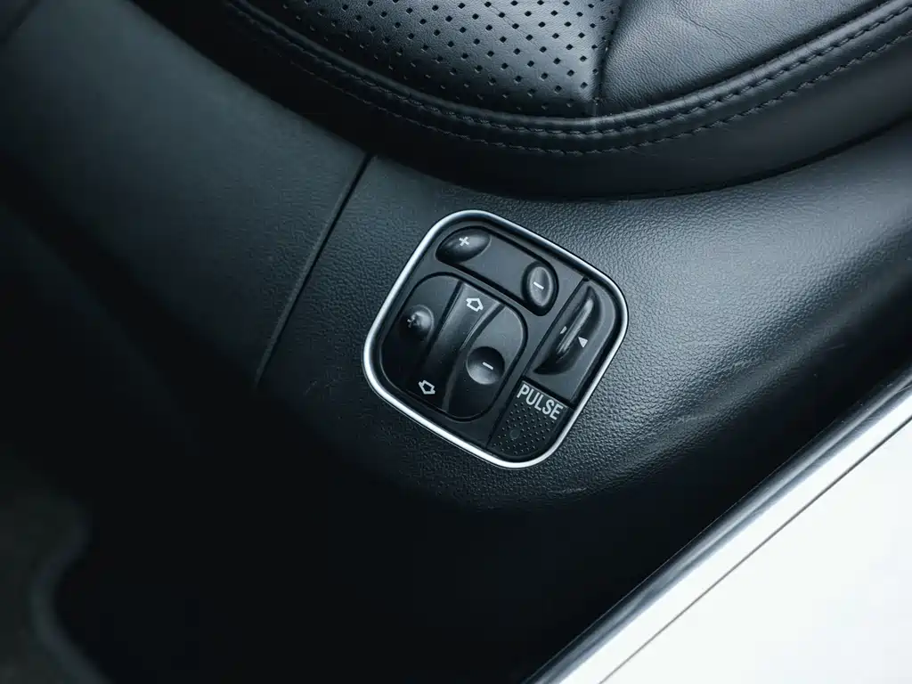 Mercedes-Benz SL-Class AMG 2010 — фото 26