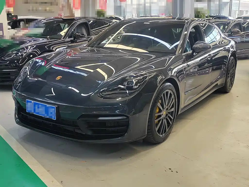 Porsche Panamera 2021