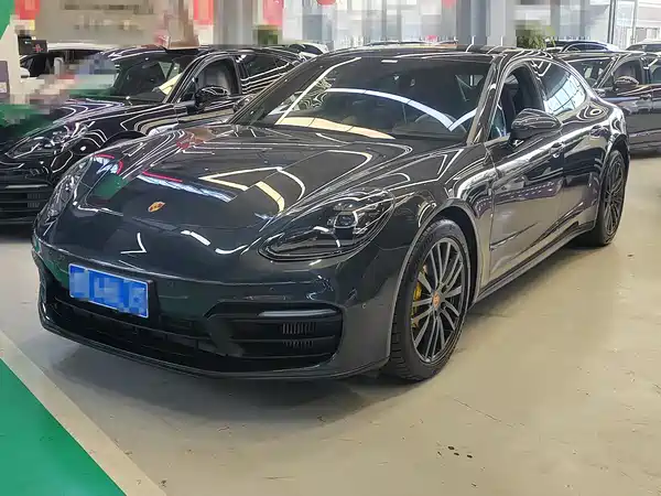Porsche Panamera 2021