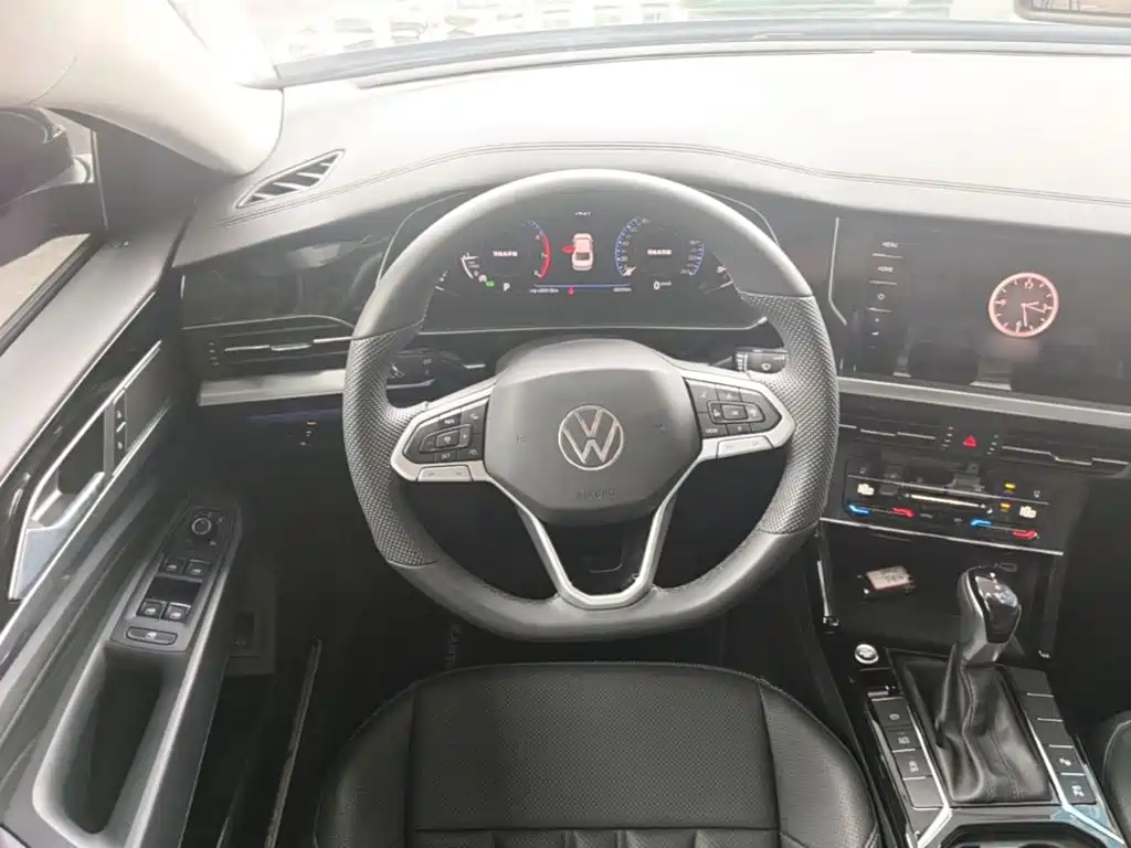 Volkswagen Passat 2025 — фото 11