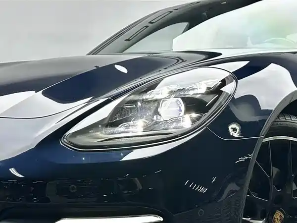 Porsche Panamera 2021