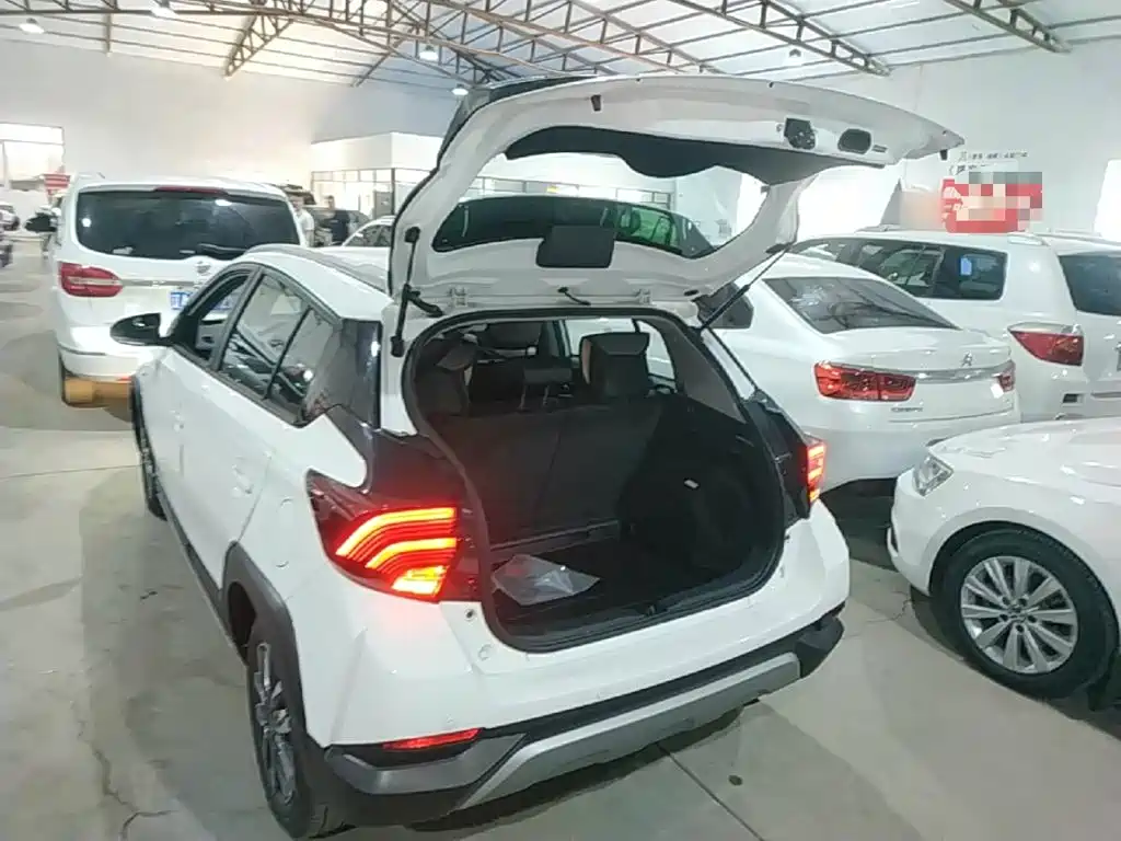 Toyota Yaris L 2021 — фото 19