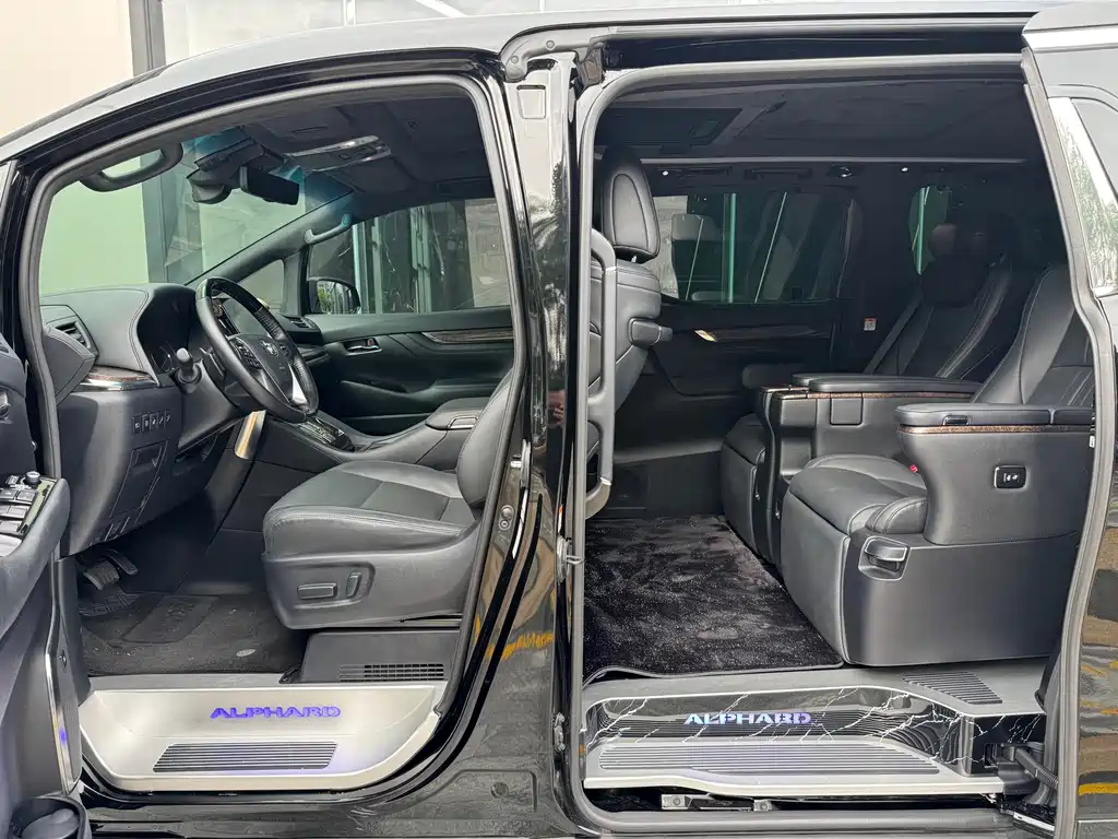 Toyota Alphard 2022