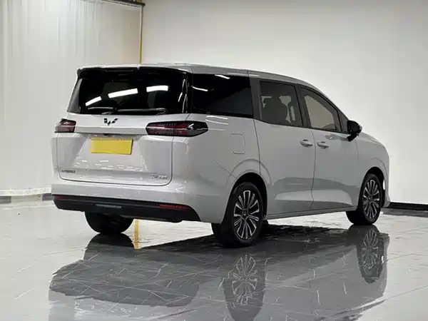 Wuling Starlight 730 New Energy 2025