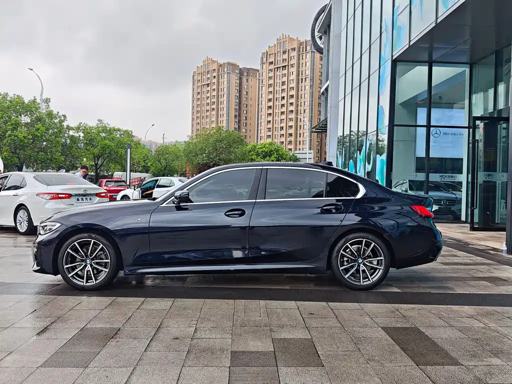 BMW 3 Series 2021