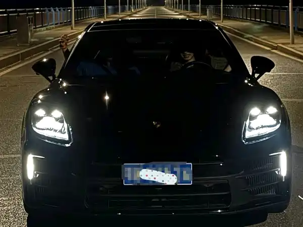 Porsche Panamera 2025