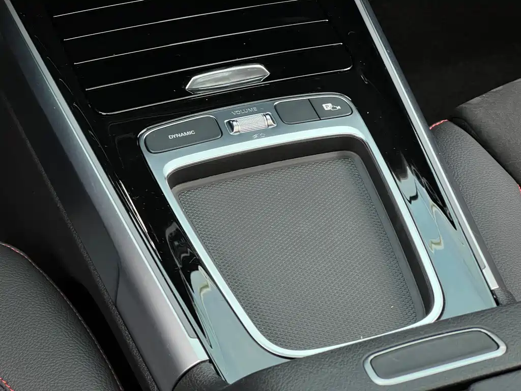 Mercedes-Benz GLB AMG 2024 — фото 18