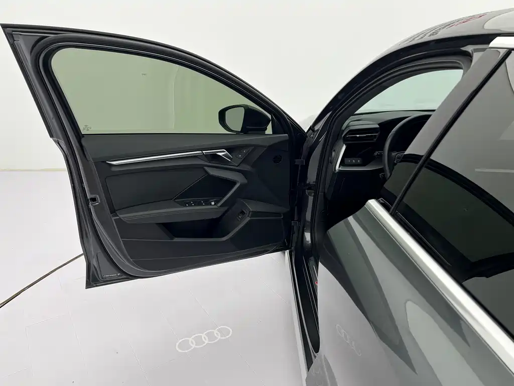 Audi A3 2023 — фото 22