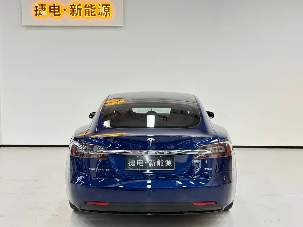 Tesla Model S 2018 — фото 11