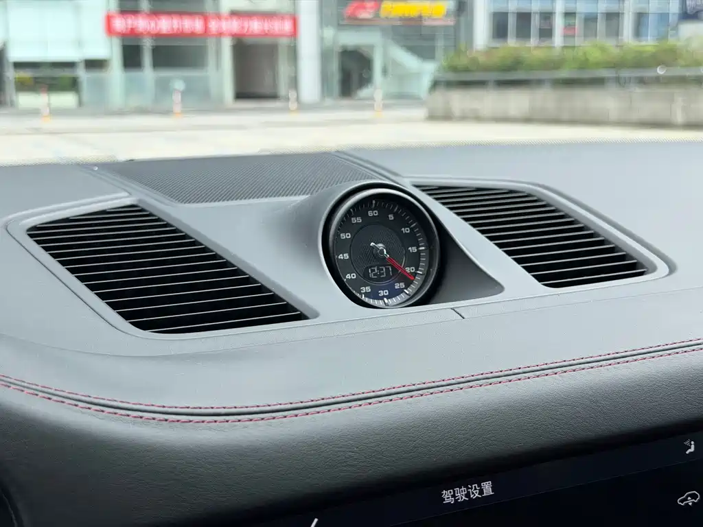 Porsche Cayenne 2019 — фото 15