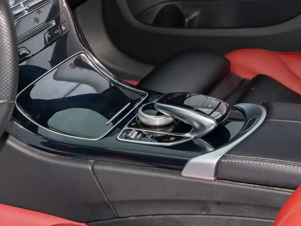 Mercedes-Benz C-Class 2018 — фото 24